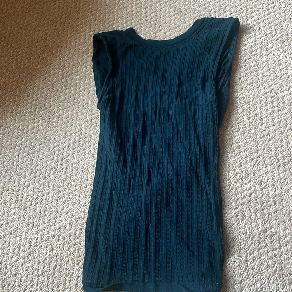 Theory top in dark green
